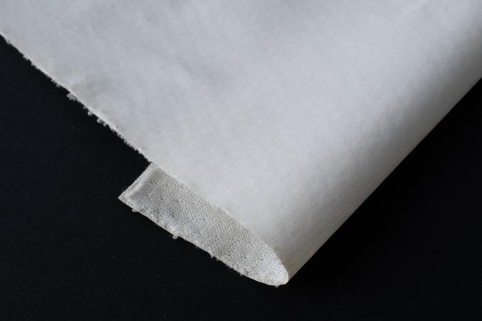 Tissu en polyester et polyuréthane enduit