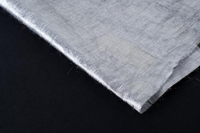 Voile métallisé en polyester intissé