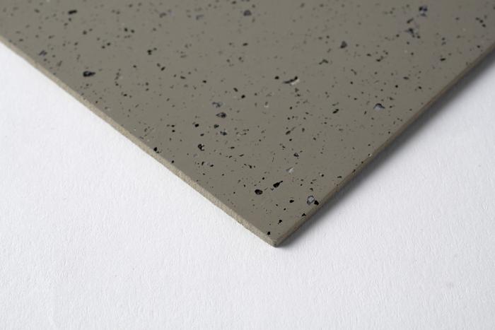 Revêtement de sol caoutchouc (avec incrustation de granit)