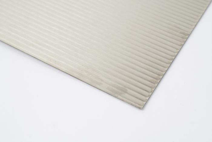 Acier inoxydable gravé à motif linéaire