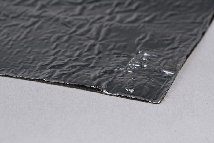 Isolant de sous toiture bitumé réfléchissant non respirant